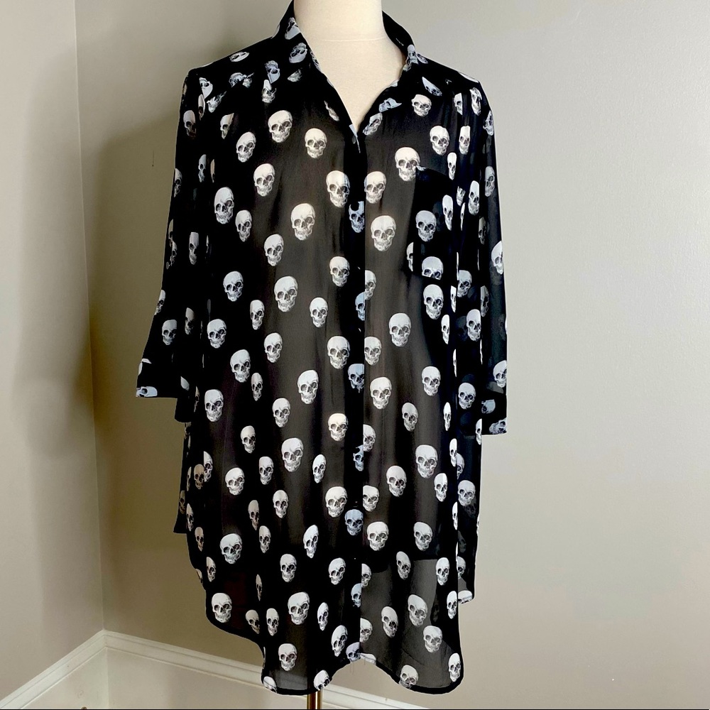 NEW TORRID GOTH SHEER SKULL TOP - Size 3